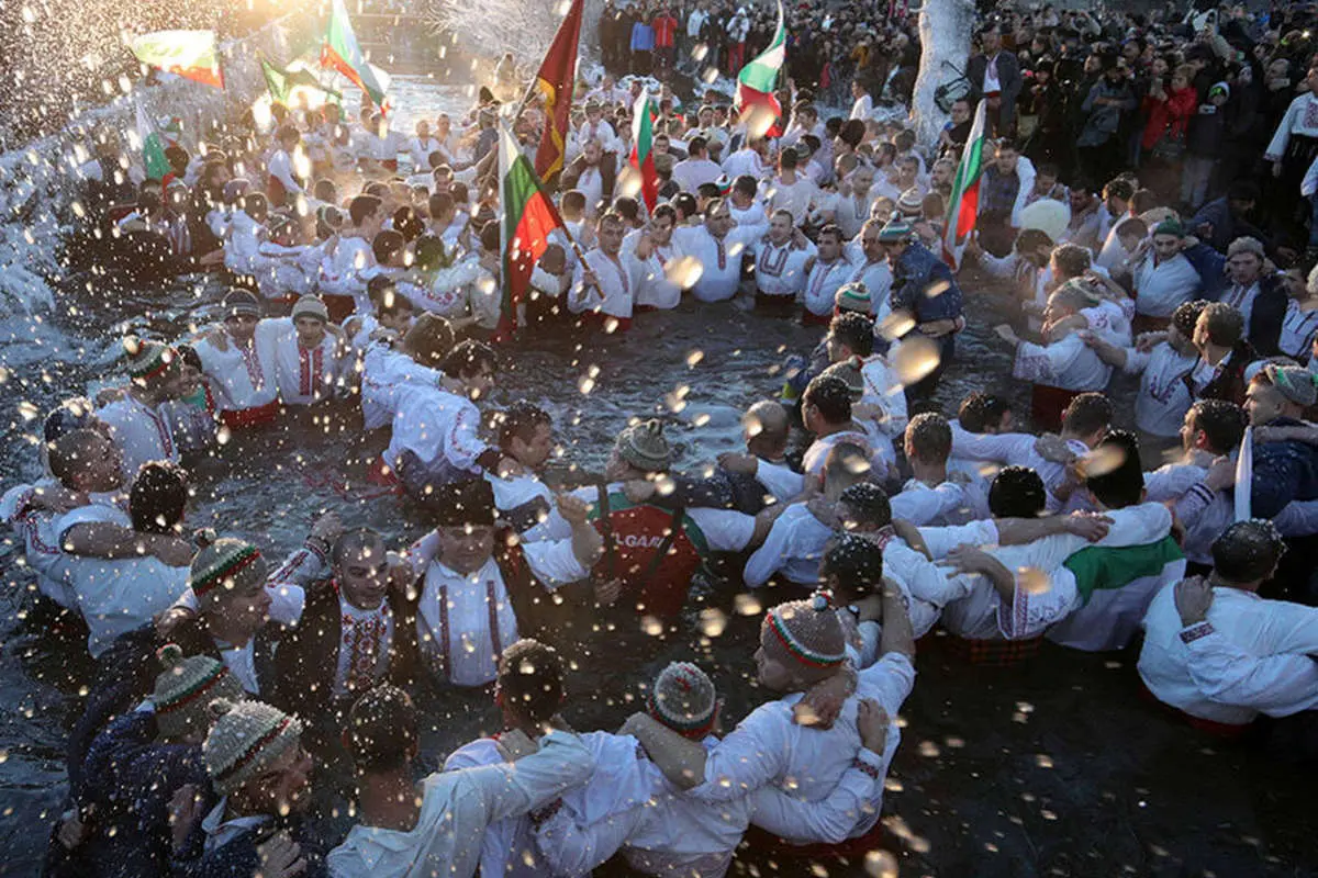 (تصاویر) جشن سنتی "تجلی مسیح" در اروپا