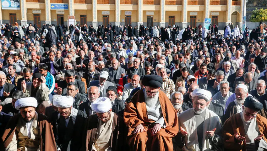 (تصاویر) نماز طلب باران در شیراز