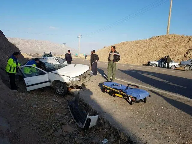واژگونی خودروی دفتر فنی استانداری فارس