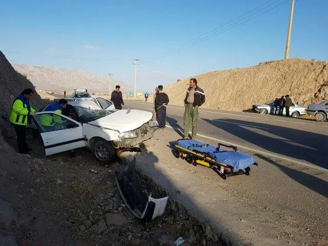 واژگونی خودروی دفتر فنی استانداری فارس