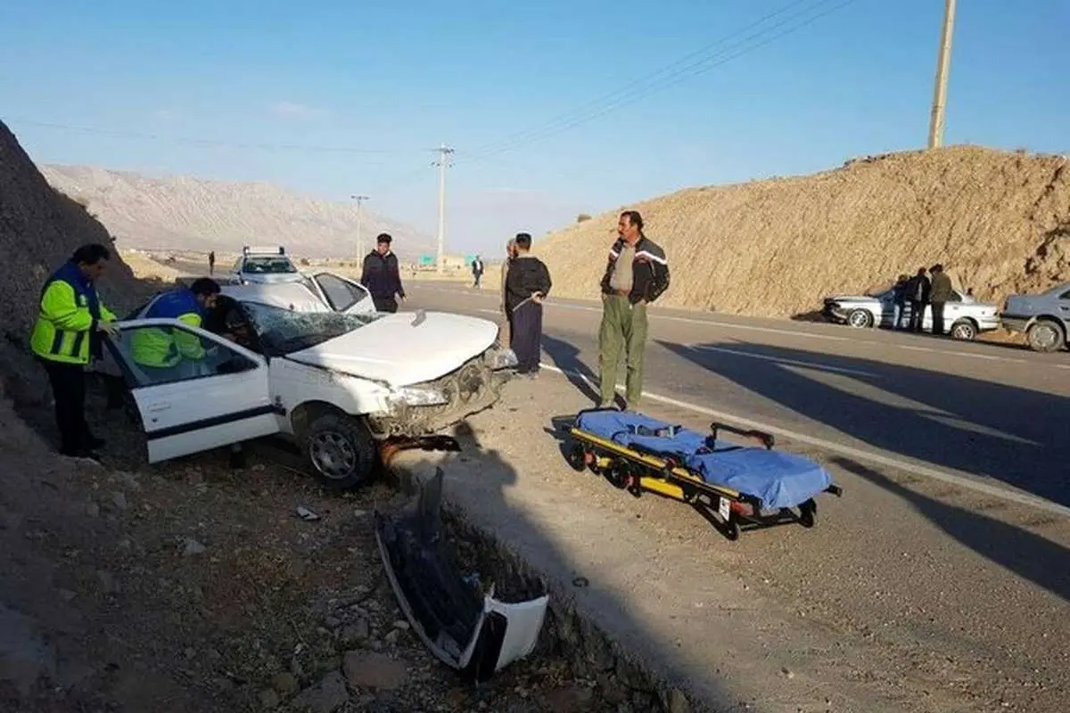 واژگونی خودروی دفتر فنی استانداری فارس
