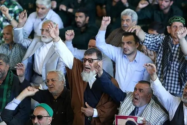 تریبون‌های رسمی متهم ردیف اول؟!
