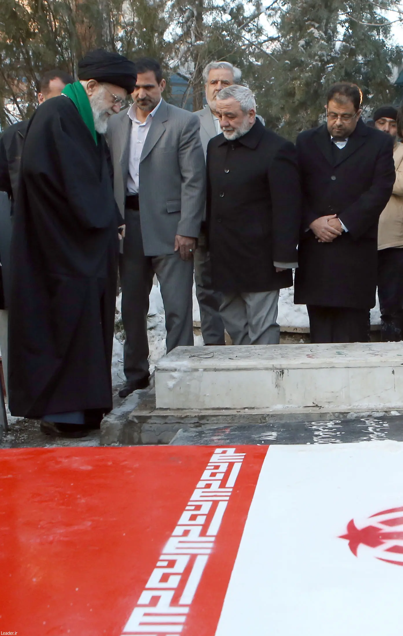 (تصاویر) رهبر انقلاب در مرقد امام و گلزار شهدا