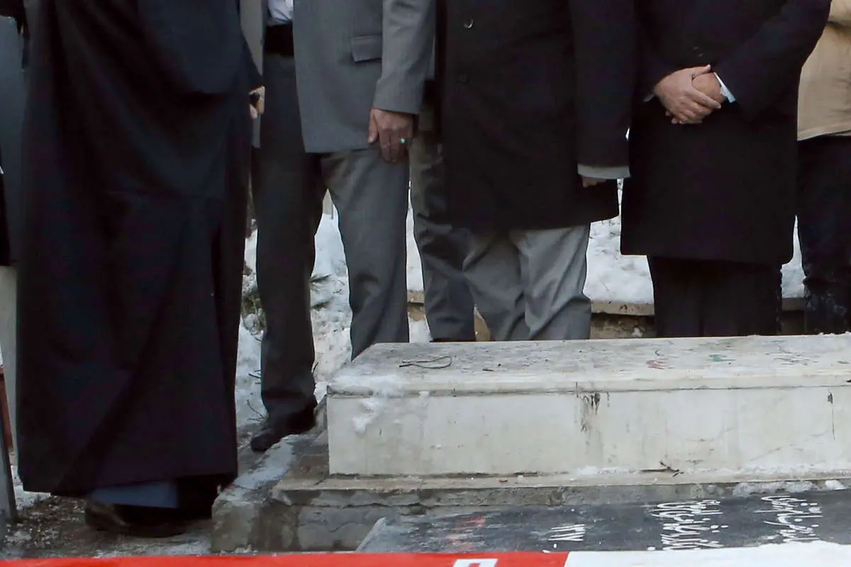 (تصاویر) رهبر انقلاب در مرقد امام و گلزار شهدا