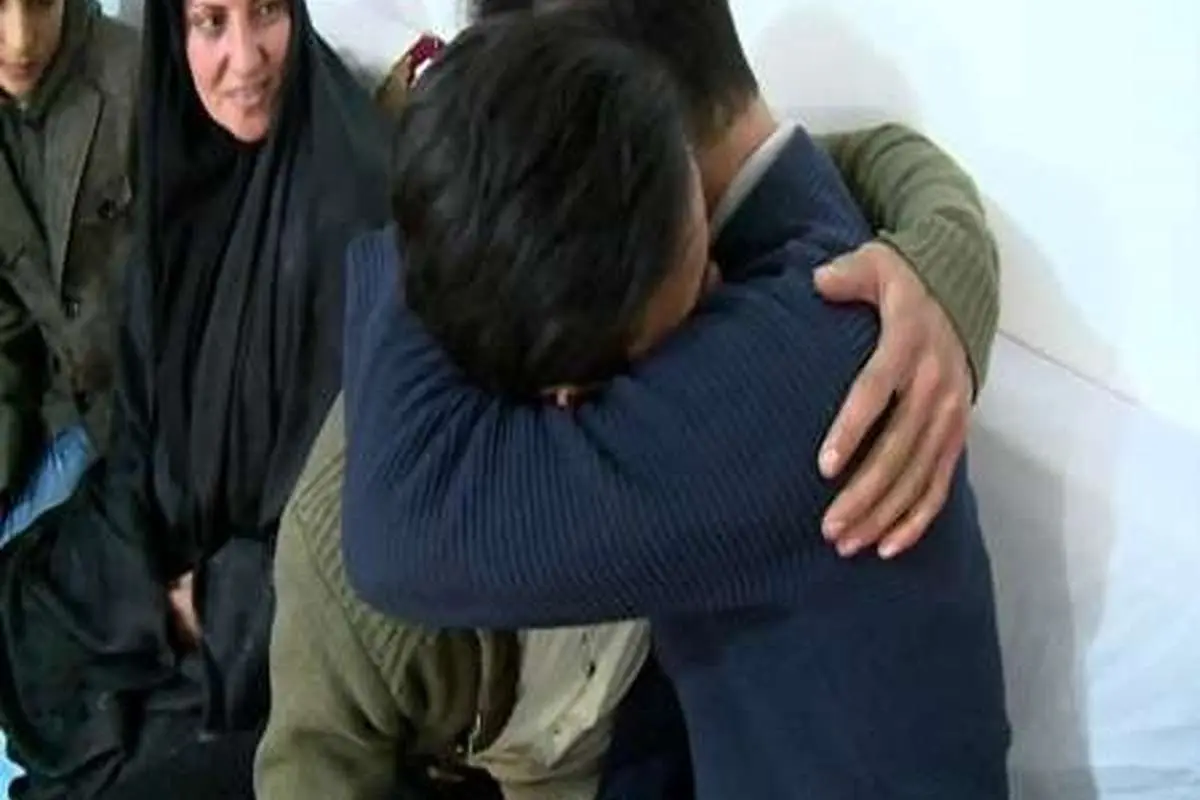 (عکس) بازگشت کودک گمشده پس از ۱۲ سال