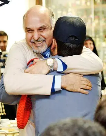 یک کارخانه‌دار: به جای غذا، چمن می‌خوردم!