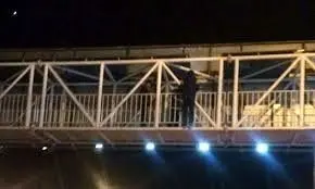 خودکشی زن جوان از پل عابر پیاده خیابان آزادی