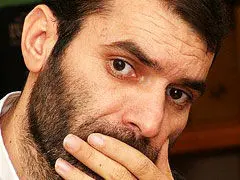 «هر دو جناح مرا بایکوت کرده اند»