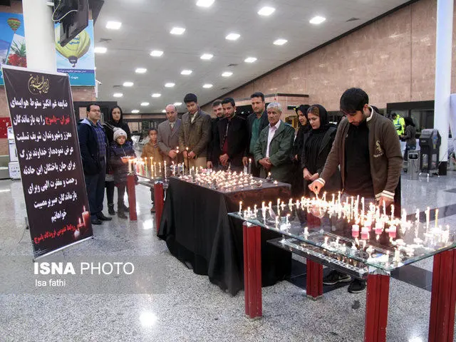 (تصاویر) روشن کردن شمع به یاد جانباختگان پرواز آسمان