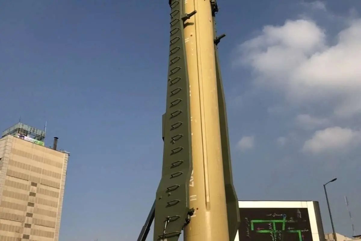 (تصویر) دو موشک بالستیک در مسیر راهپیمایی