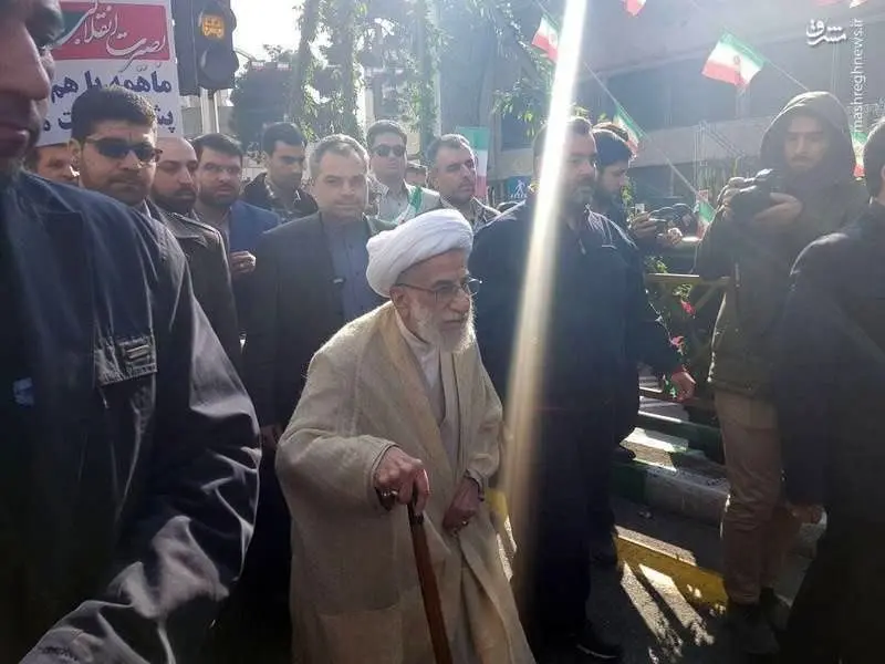 (تصویر) آیت‌الله جنتی در راهپیمایی ۲۲ بهمن