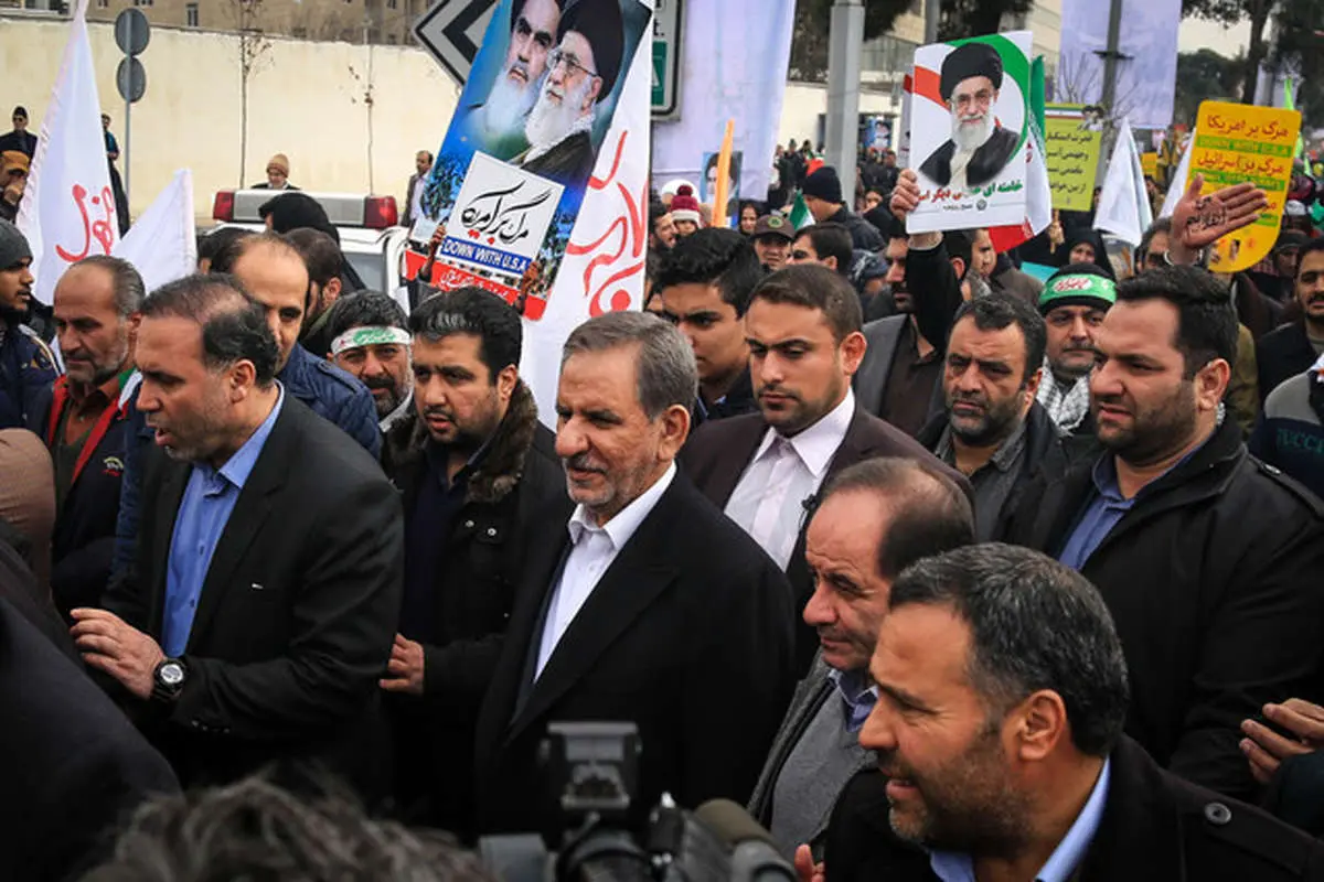 (تصویر) جهانگیری در جمع راهپیمایان تهران حاضر شد