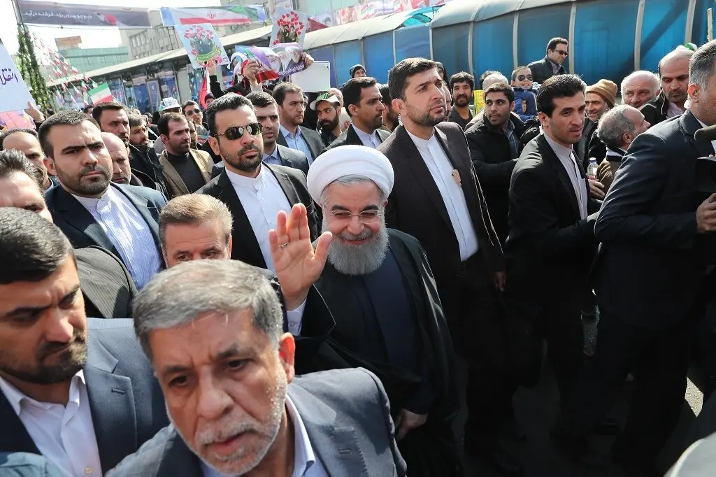 ۴۰ سال بس است کینه را رها کنید، چند سال کینه و سخن ناروا گفتن؟