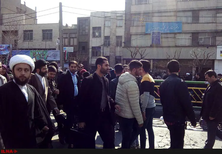 (تصویر) فرزند رهبر معظم انقلاب در راهپیمایی