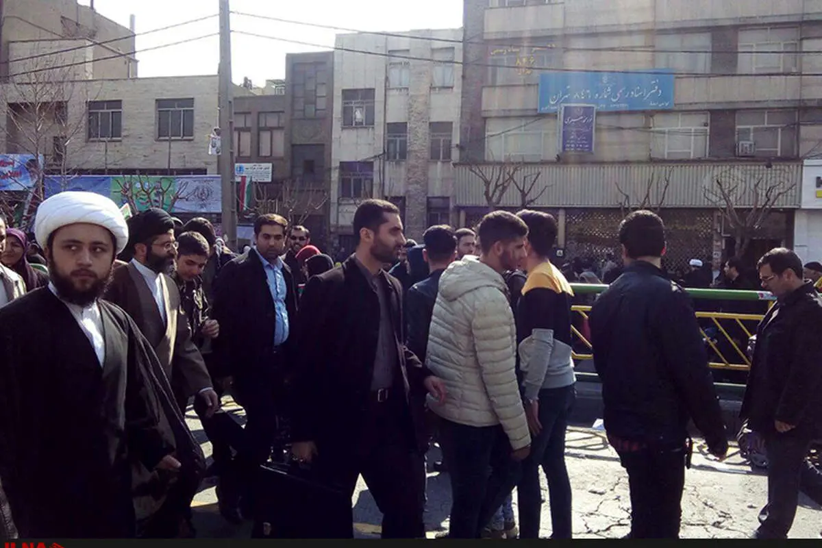 (تصویر) فرزند رهبر معظم انقلاب در راهپیمایی