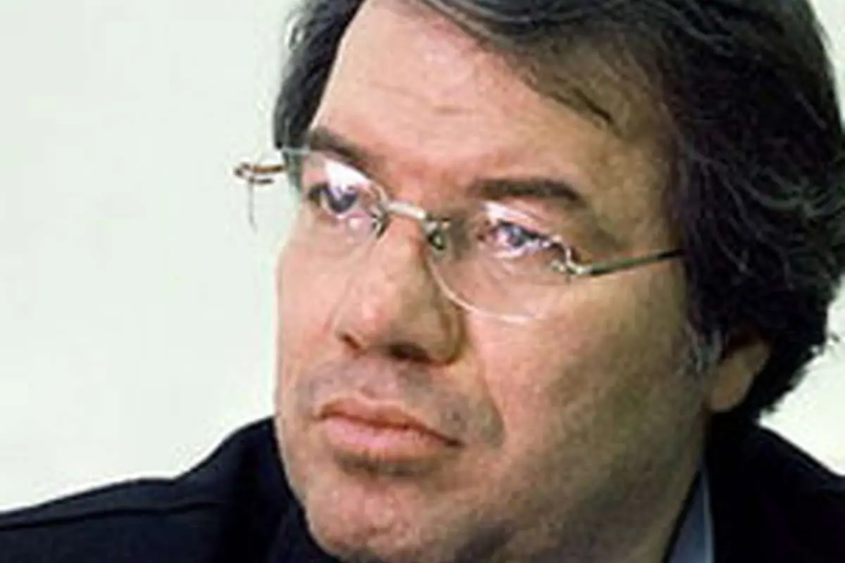 «خروج خاتمی انتخابات را از دو قطبی حاد خارج می کند»