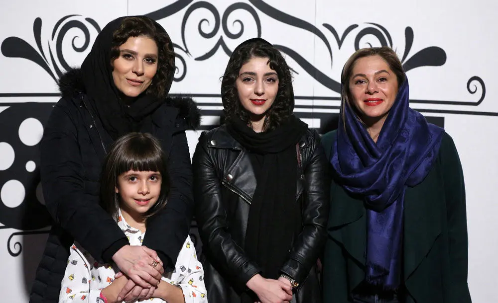 (تصاویر) یک اکران مردمی برای آزادی سه زن زندانی