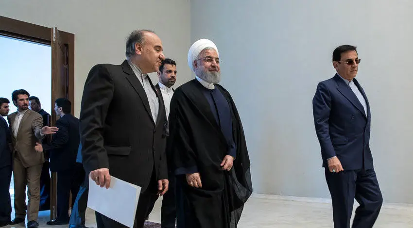 (تصاویر) دیدار رئیس فیفا با روحانی در فرودگاه