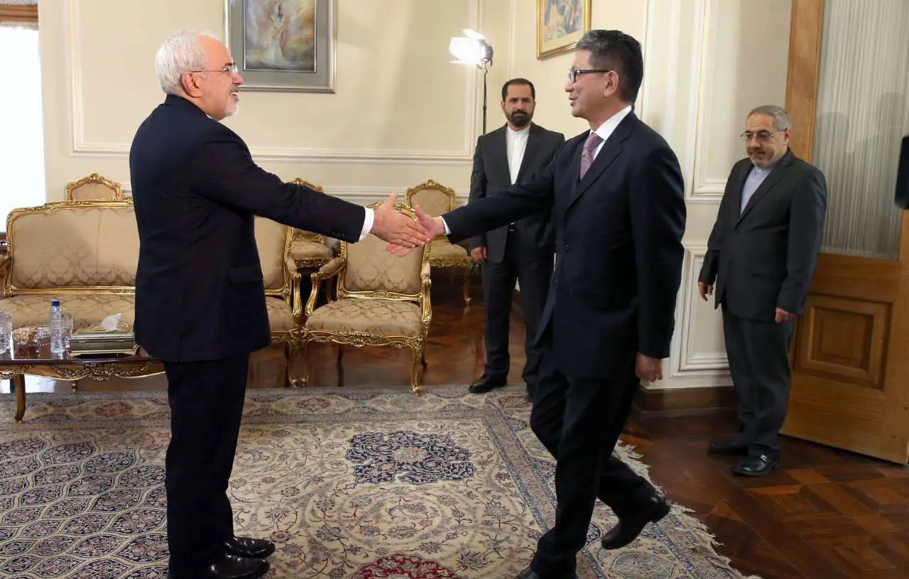 (تصاویر) دیدار معاون وزیر امور خارجه ژاپن با ظریف