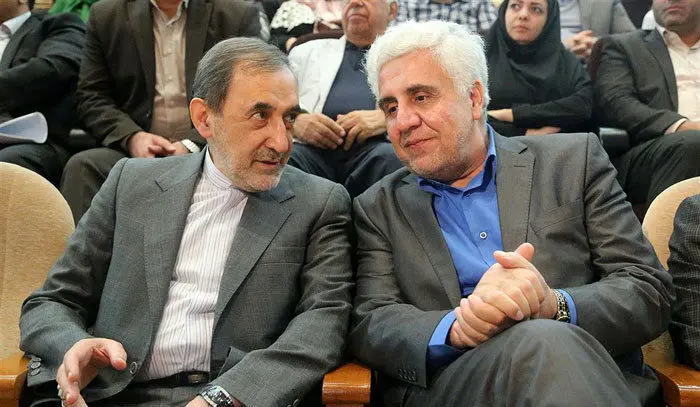 صادق زیباکلام وزیر علوم را متهم کرد