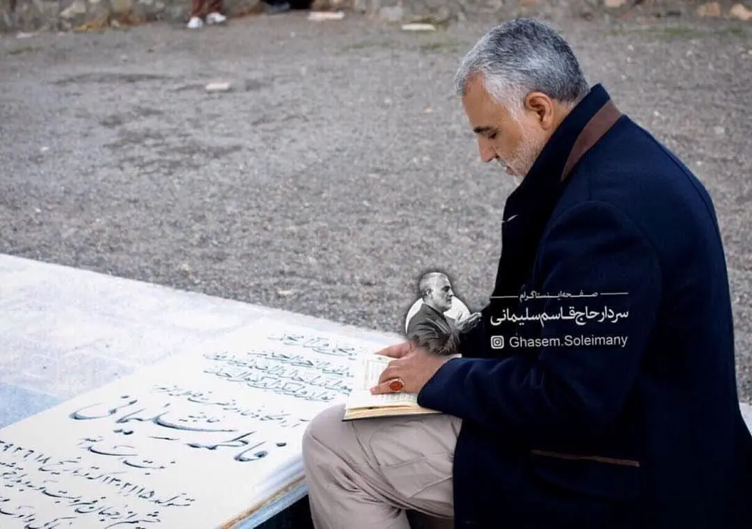(تصویر) سردار سلیمانی بر مزار مادرش در روز مادر