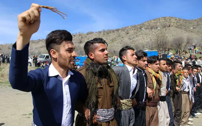 (تصاویر) استقبال از بهار در روستای «چور و ننه»