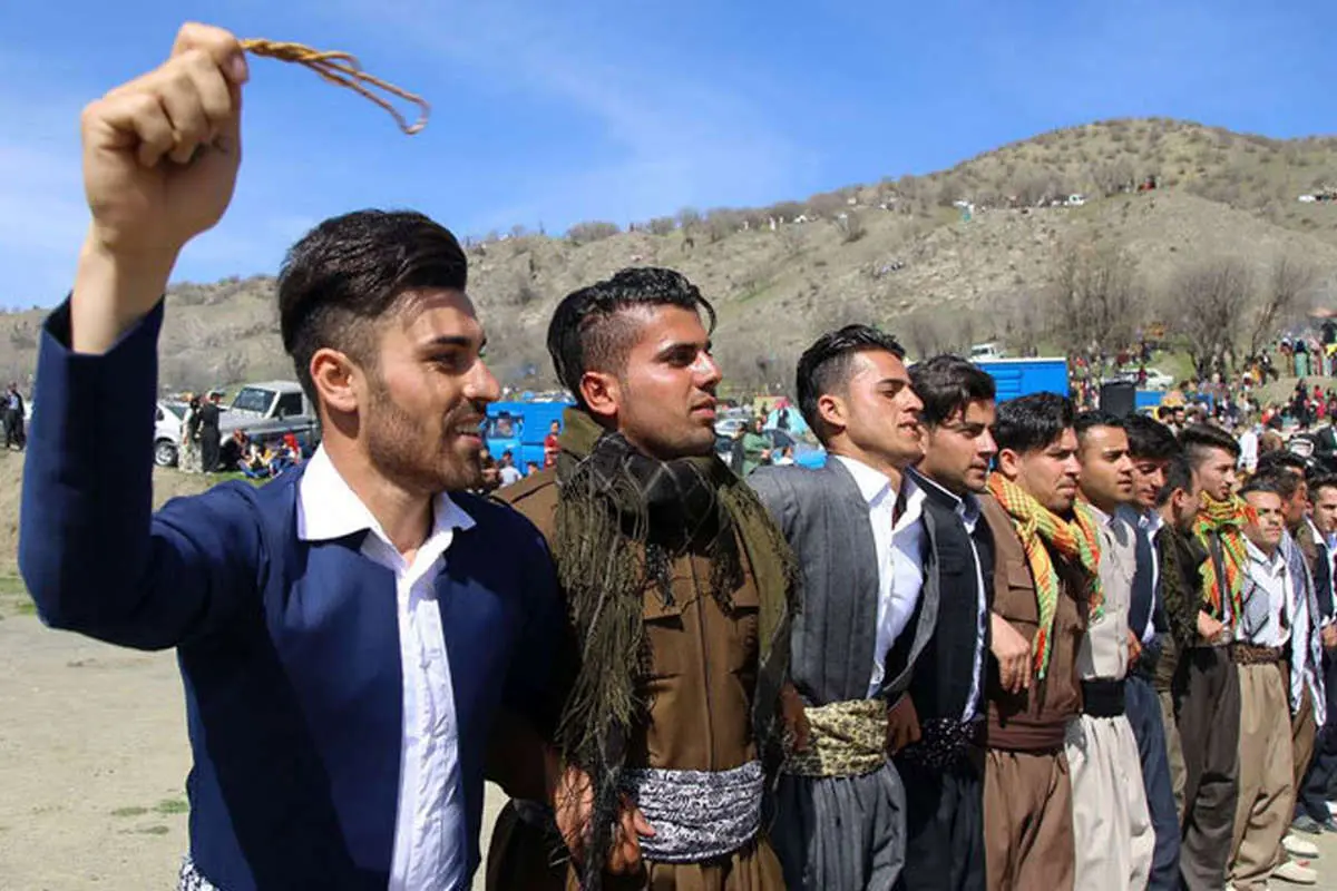 (تصاویر) استقبال از بهار در روستای «چور و ننه»