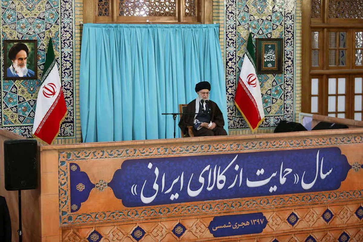 (تصاویر) سخنرانی رهبر انقلاب در حرم رضوی