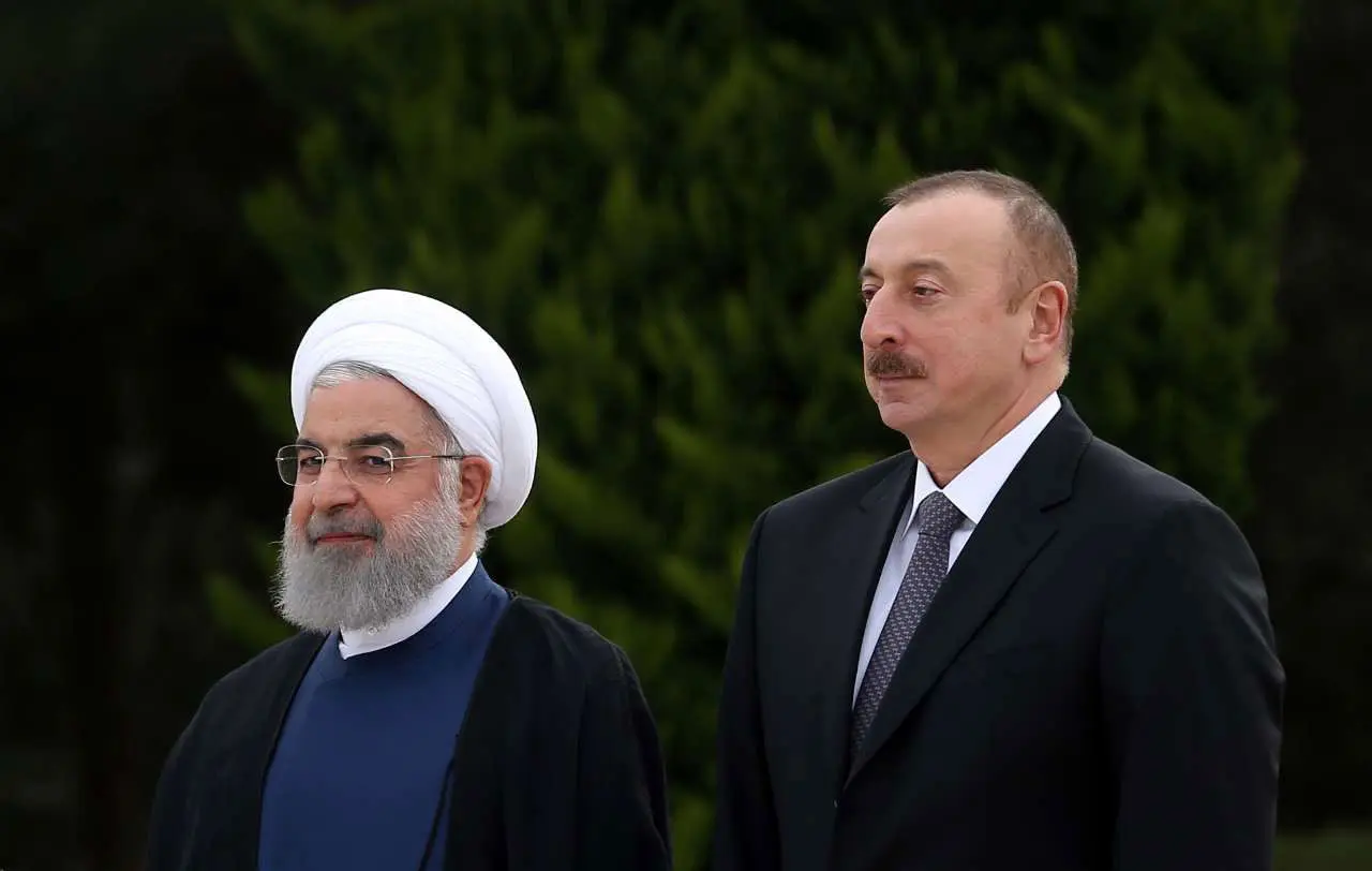 (تصاویر) استقبال رسمی از روحانی در جمهوری آذربایجان