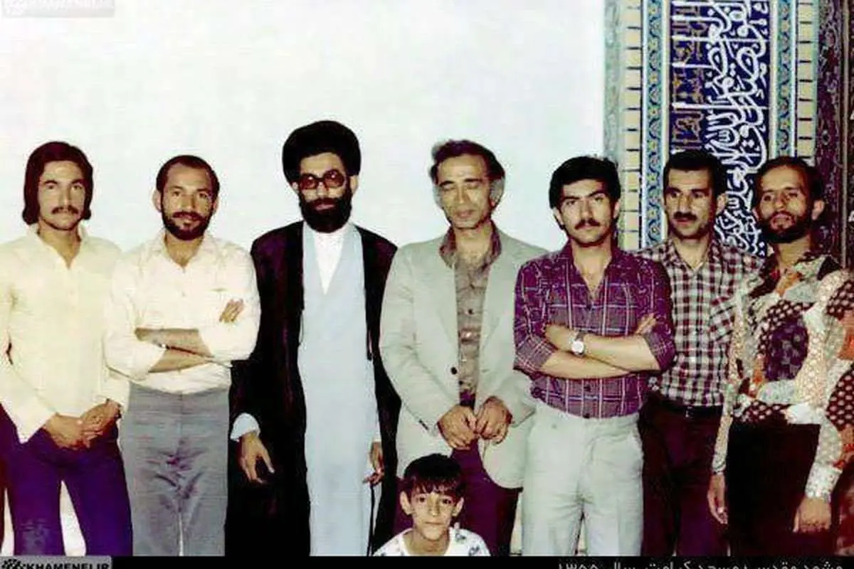 تصویری کمتردیدهشده از رهبر انقلاب در سال ۵۵