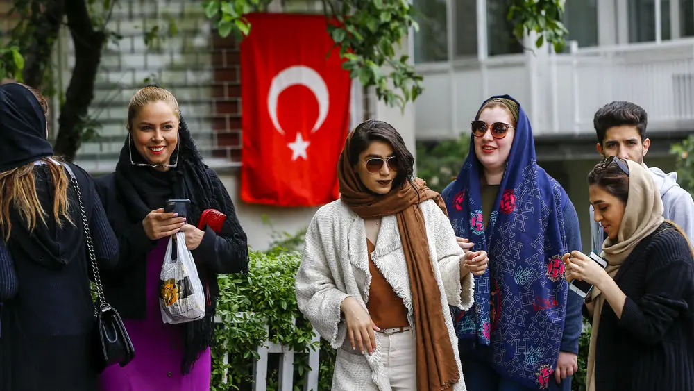 چرا گردشگران ترکیه به ایران نمی‌آیند؟