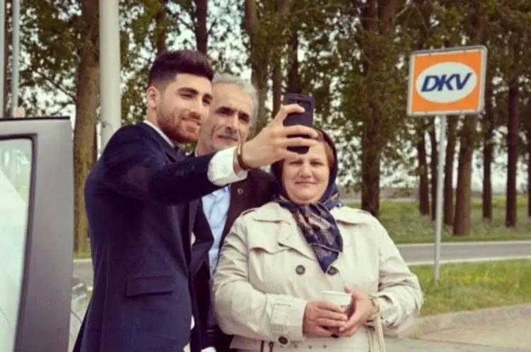 جهانبخش: دست پروفسور سمیعی را میبوسم