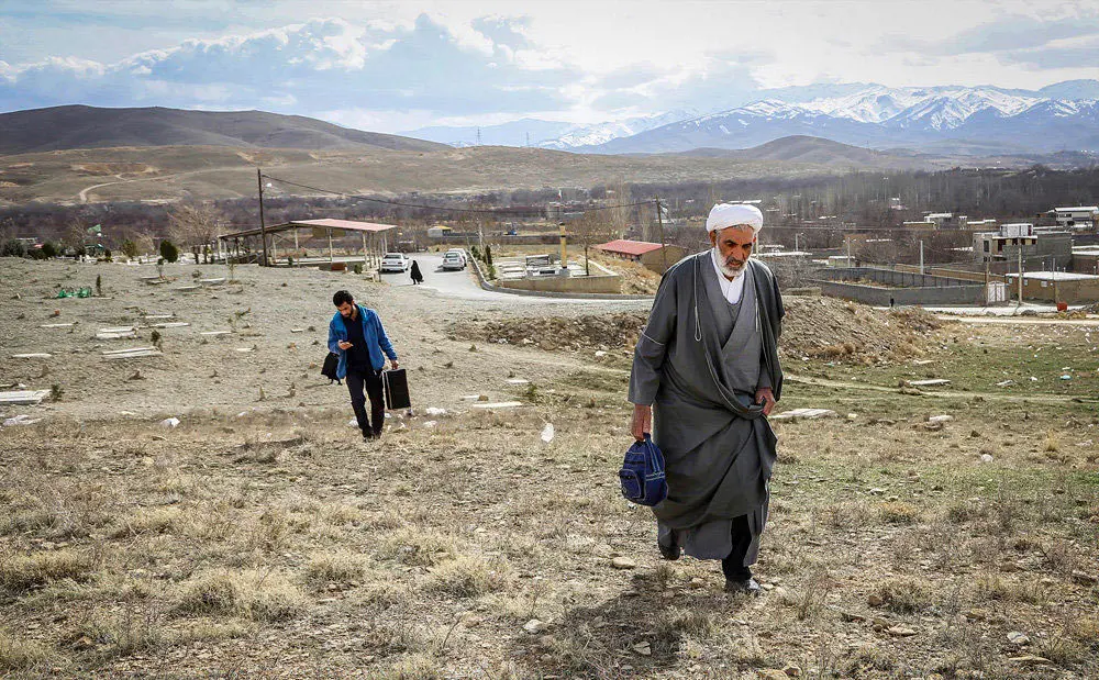 (تصاویر) اقامه نماز باران در روستای آبشينه همدان