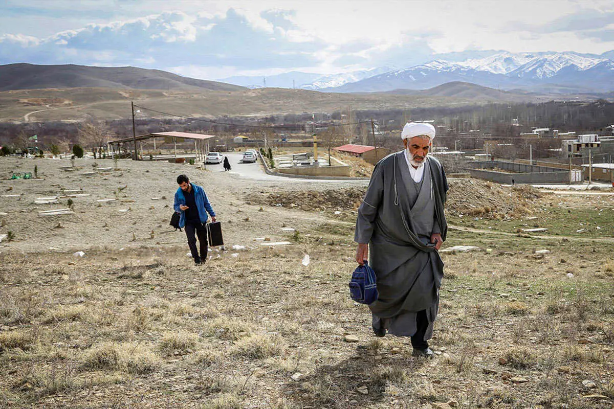 (تصاویر) اقامه نماز باران در روستای آبشينه همدان
