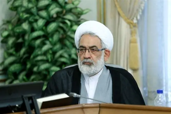 سیاست‌بازی را کنار بگذارید، شهردار تهران باید دوباره استعفا دهد