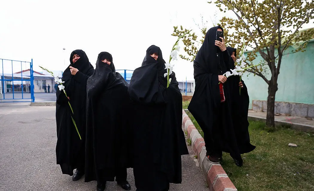 (تصاویر) وداع با شهدای حمله اسراییل در شهرستان‌ها