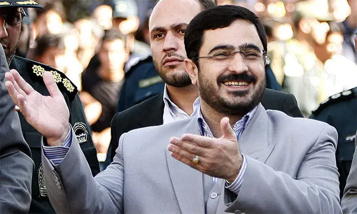 پنهان، فراری یا فعال در بازار آهن؟!/ مردم منزل به منزل به دنبال مرتضوی