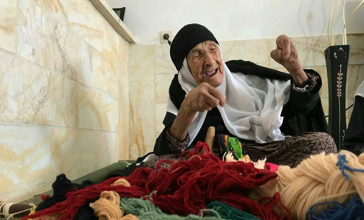 مادر صنایع دستی ایران درگذشت