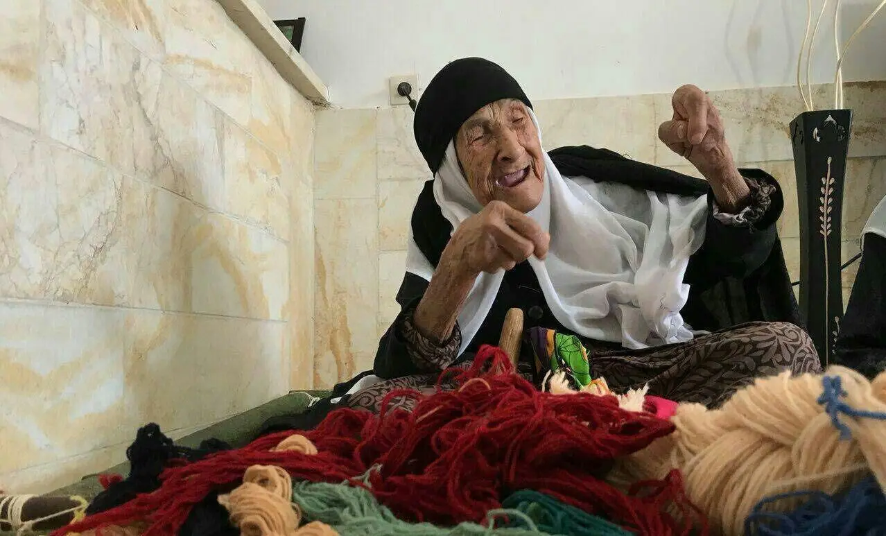 مادر صنایع دستی ایران درگذشت
