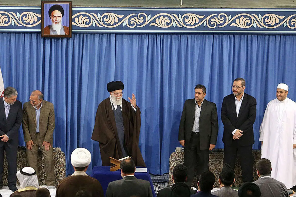 (تصاویر) دیدار شرکتکنندگان مسابقات قرآن با رهبر انقلاب