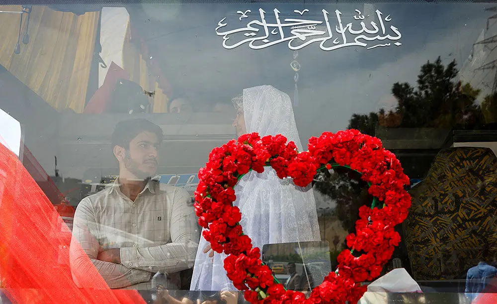 (تصاویر) جشن ازدواج دانشجویی در دانشگاه آزاد