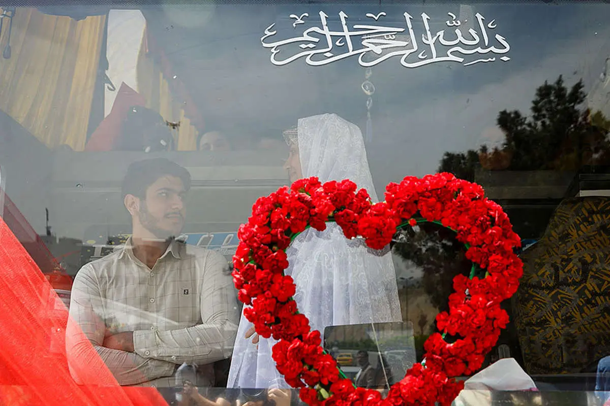 (تصاویر) جشن ازدواج دانشجویی در دانشگاه آزاد