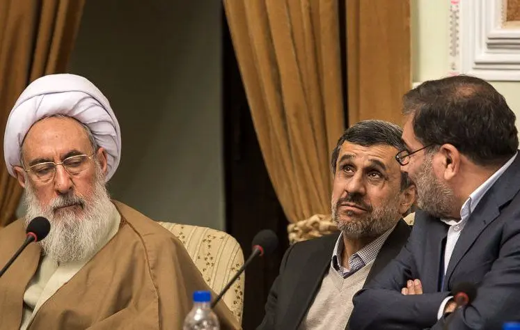 آیا احمدی‌نژاد از "مجمع تشخیص" تعلیق شده است؟