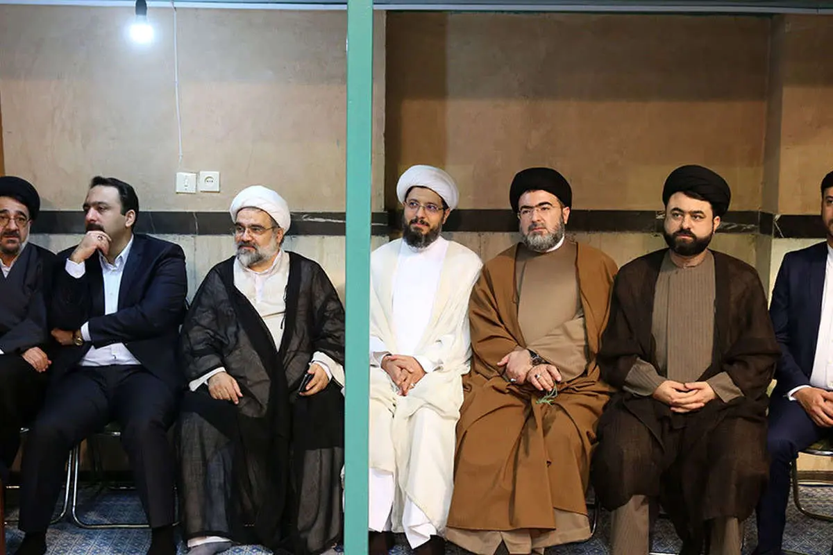 (تصاویر) مراسم عمامهگذاری سید احمد خمینی