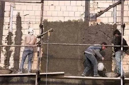 روزی ۲ کارگر ایرانی به خانه برنمی‌گردند!