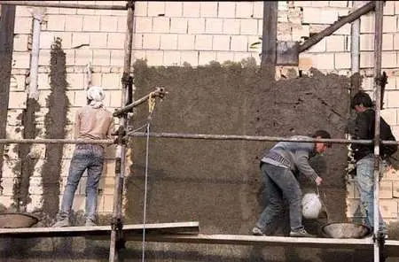 روزی ۲ کارگر ایرانی به خانه برنمی‌گردند!