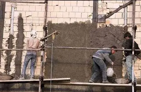روزی ۲ کارگر ایرانی به خانه برنمی‌گردند!