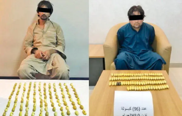 کشف ۱۸۶ کپسول هروئین از شکم دو مسافر