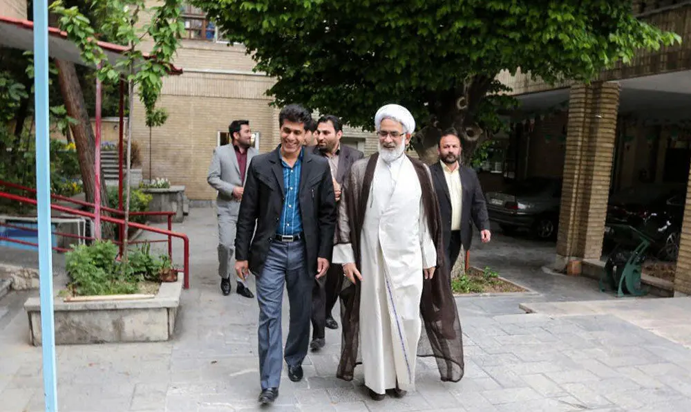 (تصاویر) عیادت دادستان کل از جانبازان آسایشگاه ثارالله