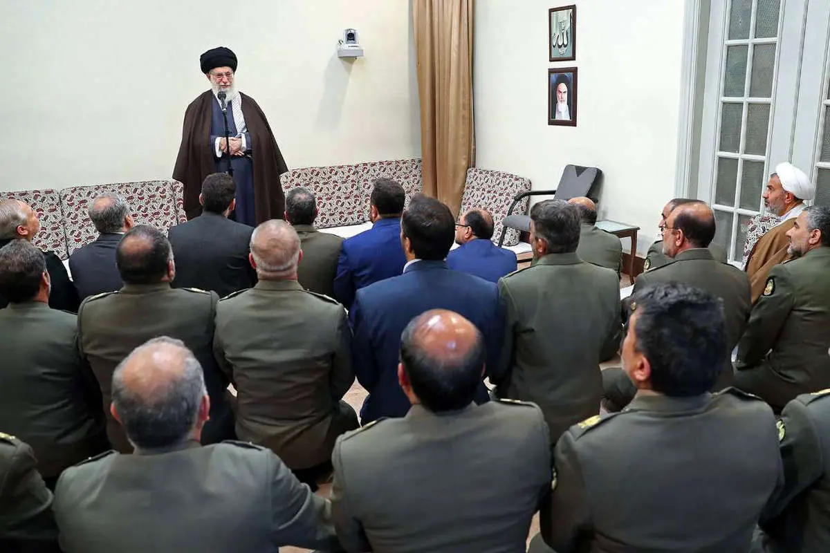 تجلیل رهبر انقلاب از مواضع فرمانده کل ارتش